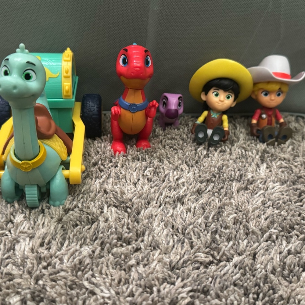 Spin Master Dino Ranch Figure Lot – Jon, Min, Clover, Blitz